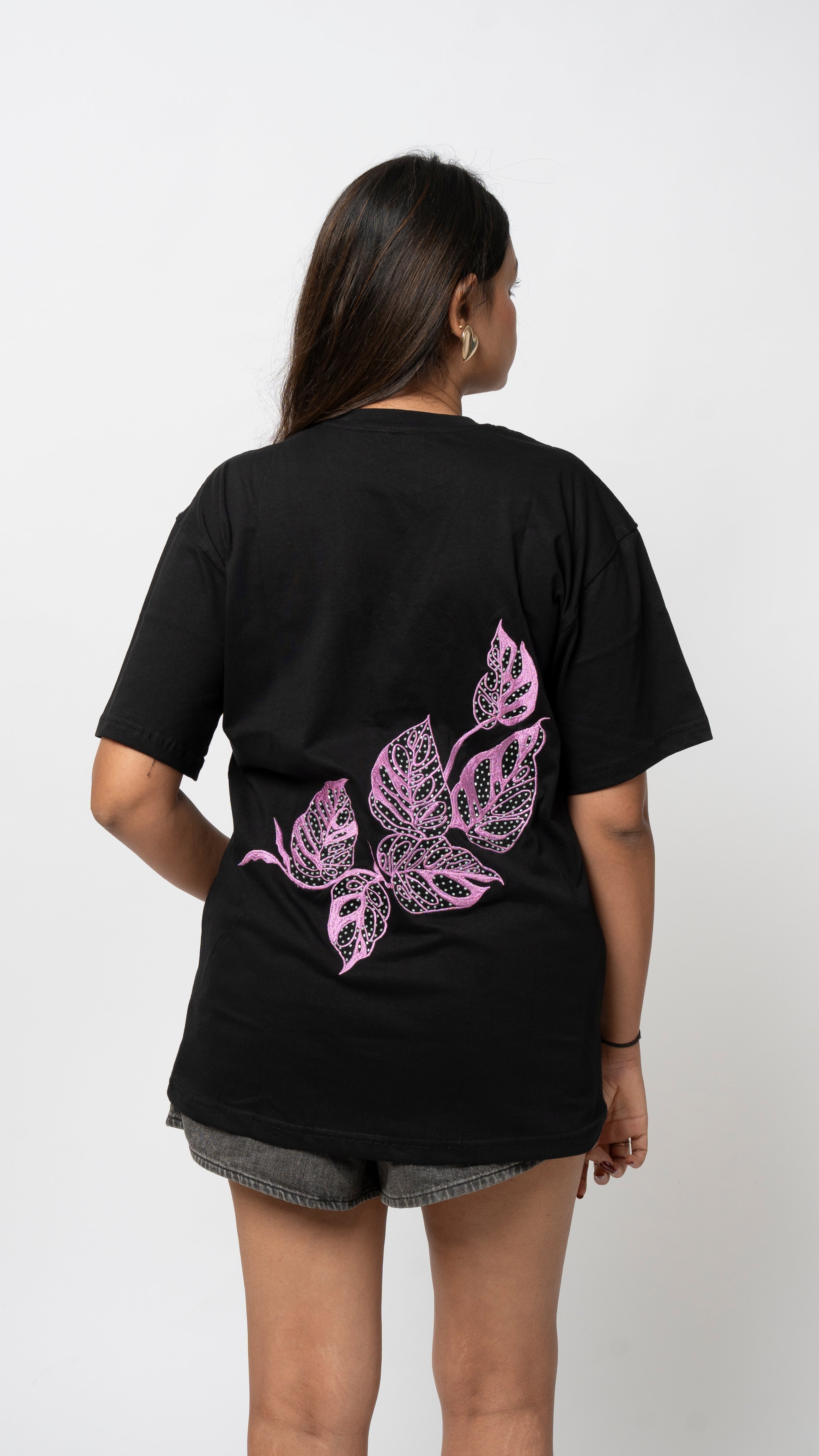 Leafy luxe emb tshirt